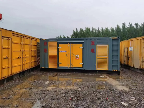 皋兰柴油发电机如何判断干式空气滤清器是否需要更换？